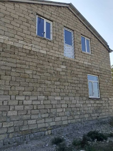 Satılır 4 otaqlı həyət evi/bağ evi 95 m² — Bakı