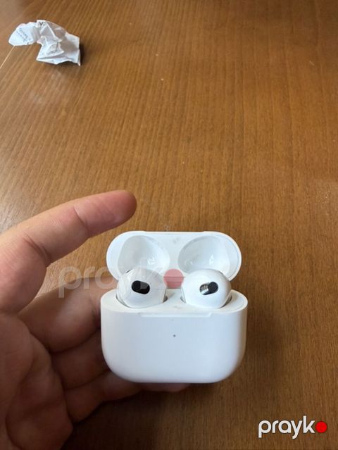 Apple AirPods (3-cü nəsil) – MagSafe şarj qutusu ilə - Rəng: Ağ