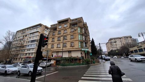 Satılır obyekt 408 m² — Bakı