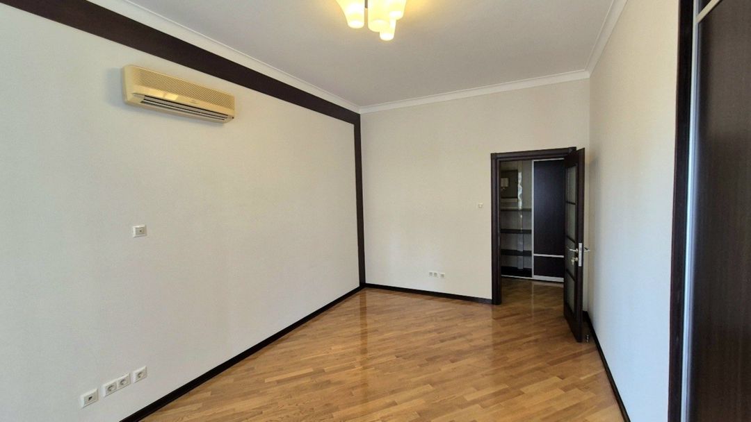 Satılır 5 otaqlı yeni tikili 200 m² — Mənzil, Bakı (6)