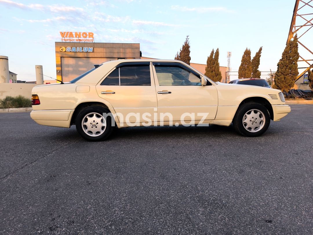 Mercedes E 250 — Avtomobillər, Bakı (3)