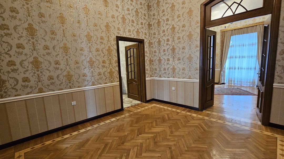 Satılır 5 otaqlı köhnə tikili 200 m² — Mənzil, Bakı (9)