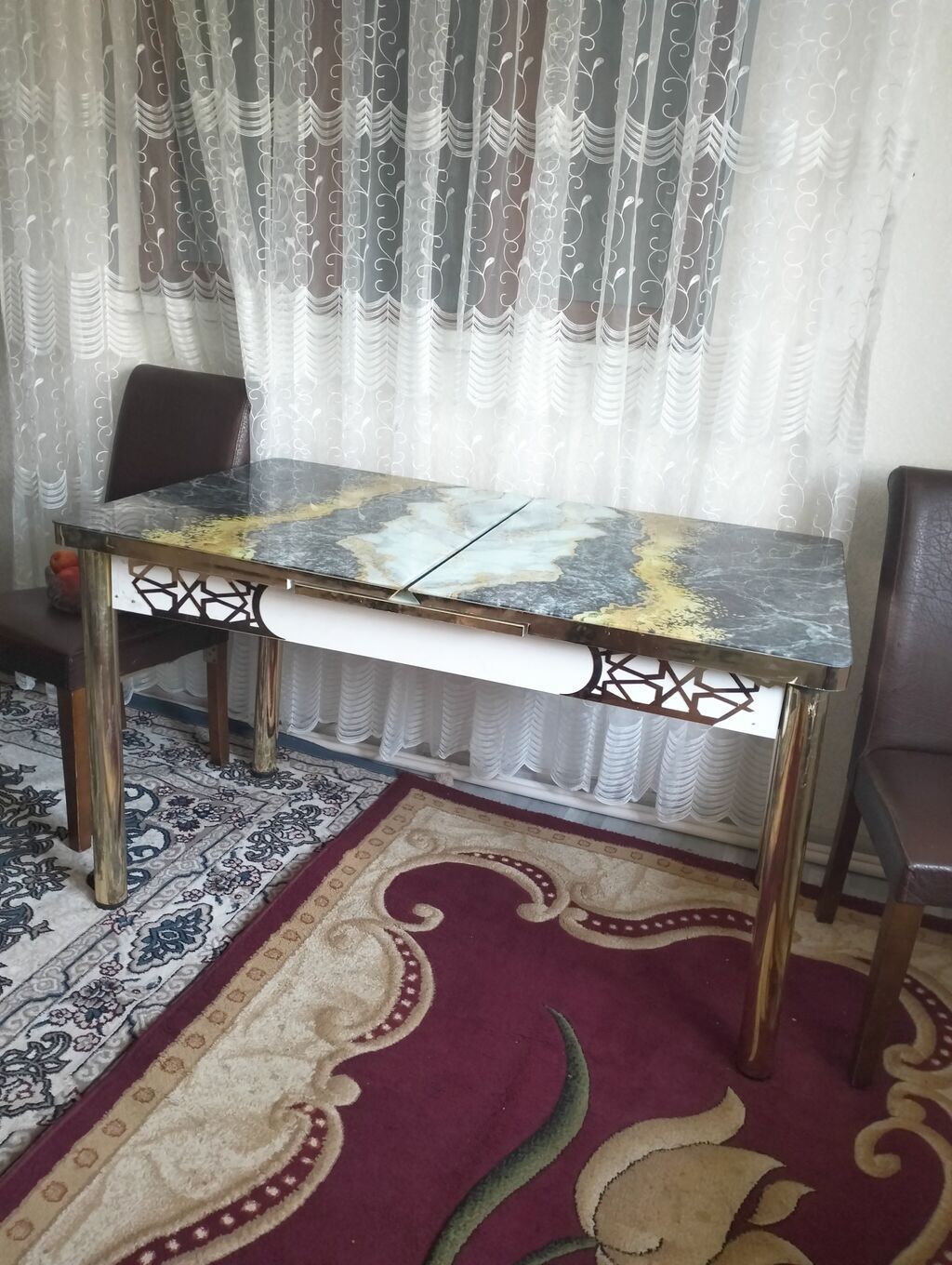 Üst hissə: mərmər fakturalı, parlaq şüşə səth; boz-qara, ağ və — Masalar, Digah (2)