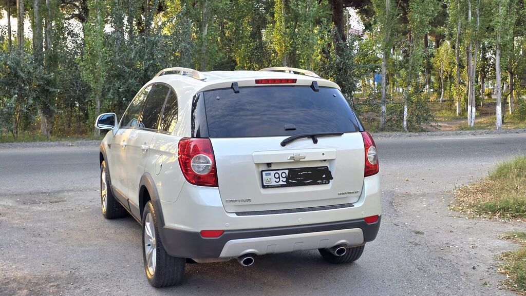 Chevrolet Captiva (restayl) – ağ rəngli, tam ölçülü 7 yerlik SUV — Avtomobillər, Sumqayıt (3)
