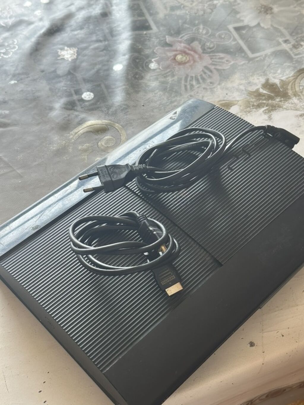 PlayStation 3 (Super Slim) oyun konsolu Xüsusiyyətlər: - Model: PS3 — Oyun konsolları, Hacıqabul (4)