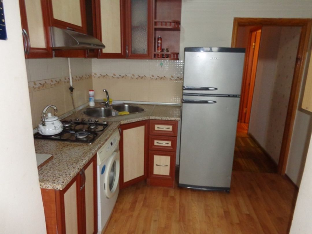 Satılır 1 otaqlı köhnə tikili 42 m² — Mənzil, Bakı (6)