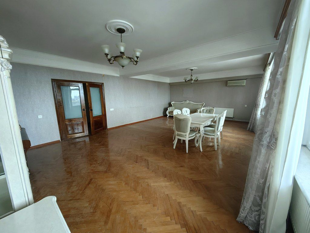 Satılır 4 otaqlı köhnə tikili 192 m² — Mənzil, Bakı (7)
