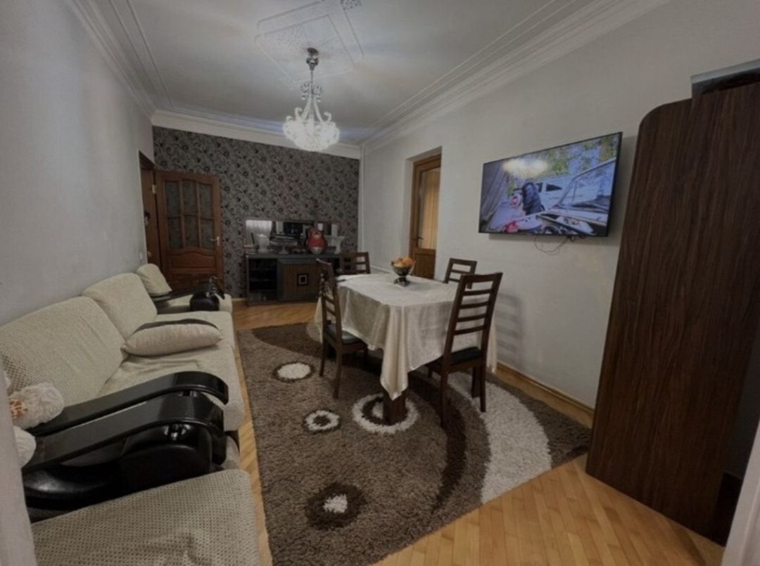 Satılır 4 otaqlı köhnə tikili 115 m² — Mənzil, Bakı (3)