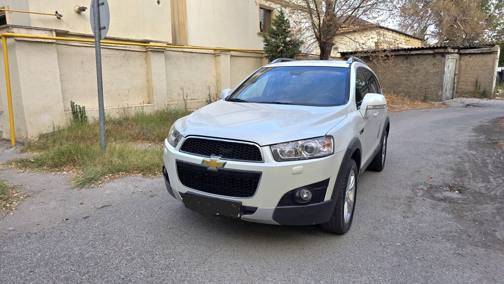 Chevrolet Captiva (restayl) – ağ rəngli, tam ölçülü 7 yerlik SUV — Avtomobillər, Sumqayıt (7)