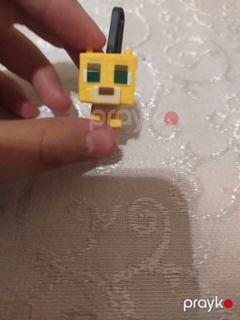 Minecraft üslublu pişik/oşelot fiqurlu brelok. - Dizayn: Piksel — Bakı