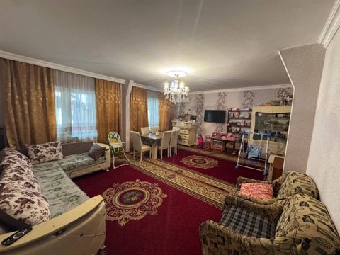 Satılır 5 otaqlı köhnə tikili 120 m² — Bakı