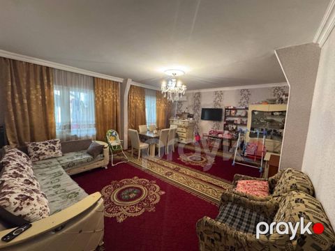 Satılır 5 otaqlı köhnə tikili 120 m²