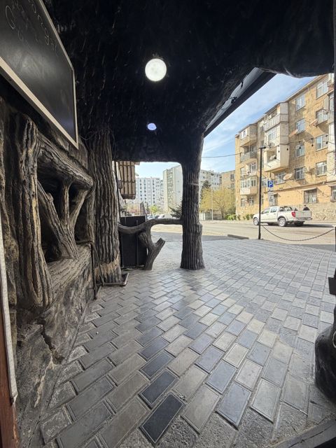 Satılır obyekt 360 m² — Bakı