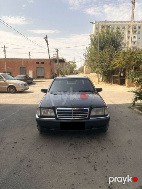 Mercedes-Benz C-Class: 1.8 l 1995 il Sedan