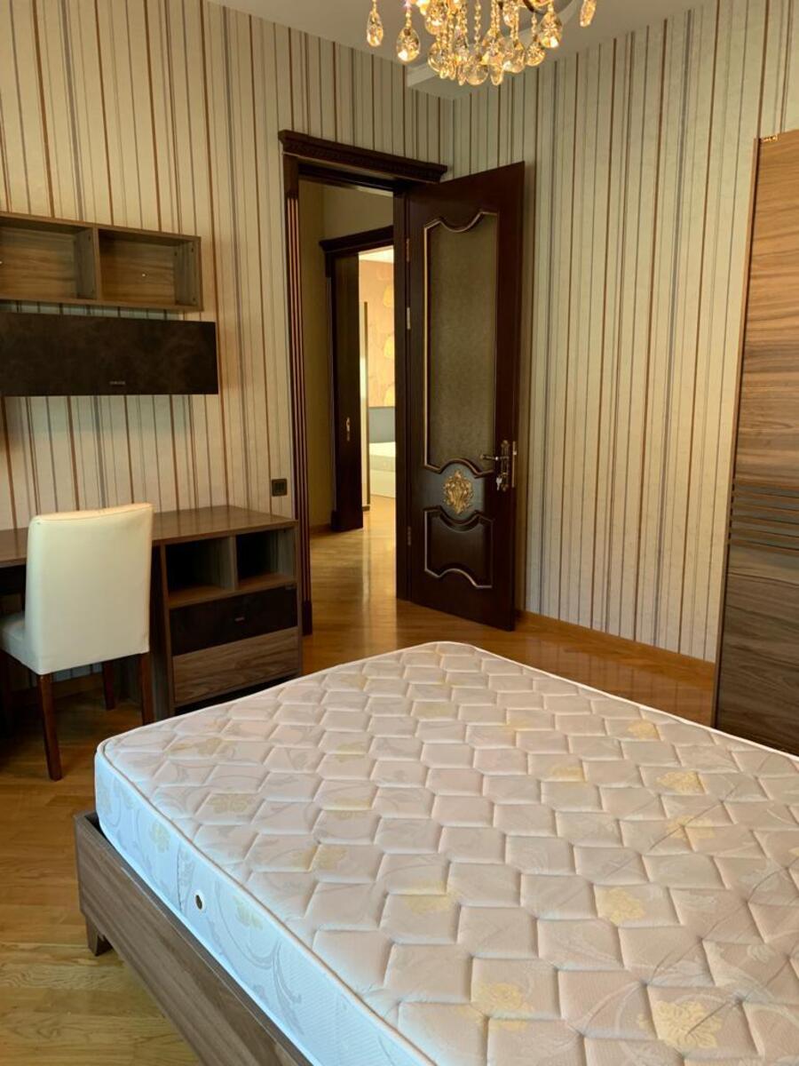 İcarəyə verilir 7 otaqlı həyət evi/bağ evi 300 m² — Ev, villa, Bakı (10)