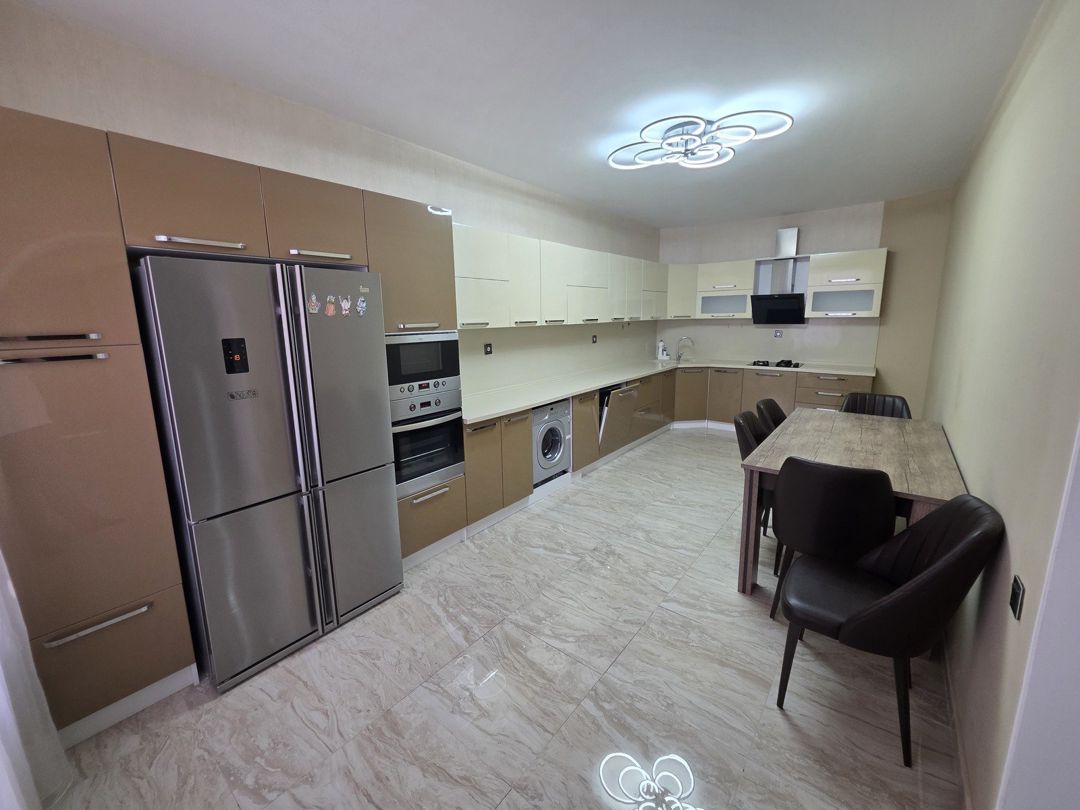 Satılır 10 otaqlı həyət evi/bağ evi 600 m² — Ev, villa, Bakı (12)