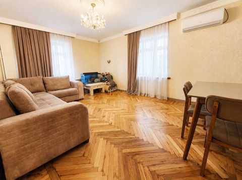 Satılır 3 otaqlı köhnə tikili 55 m² — Bakı
