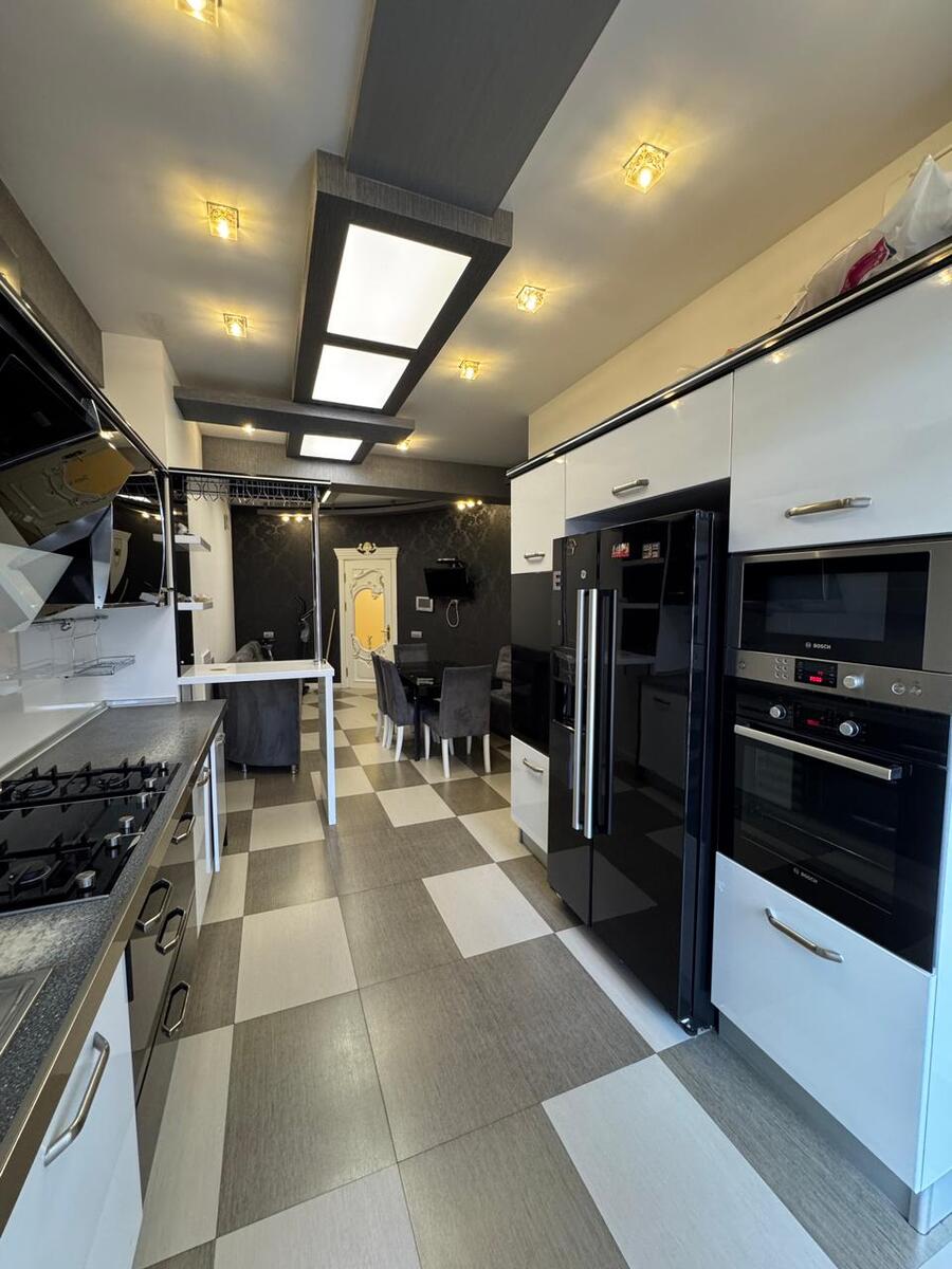 Satılır 4 otaqlı yeni tikili 220 m² — Mənzil, Bakı (7)