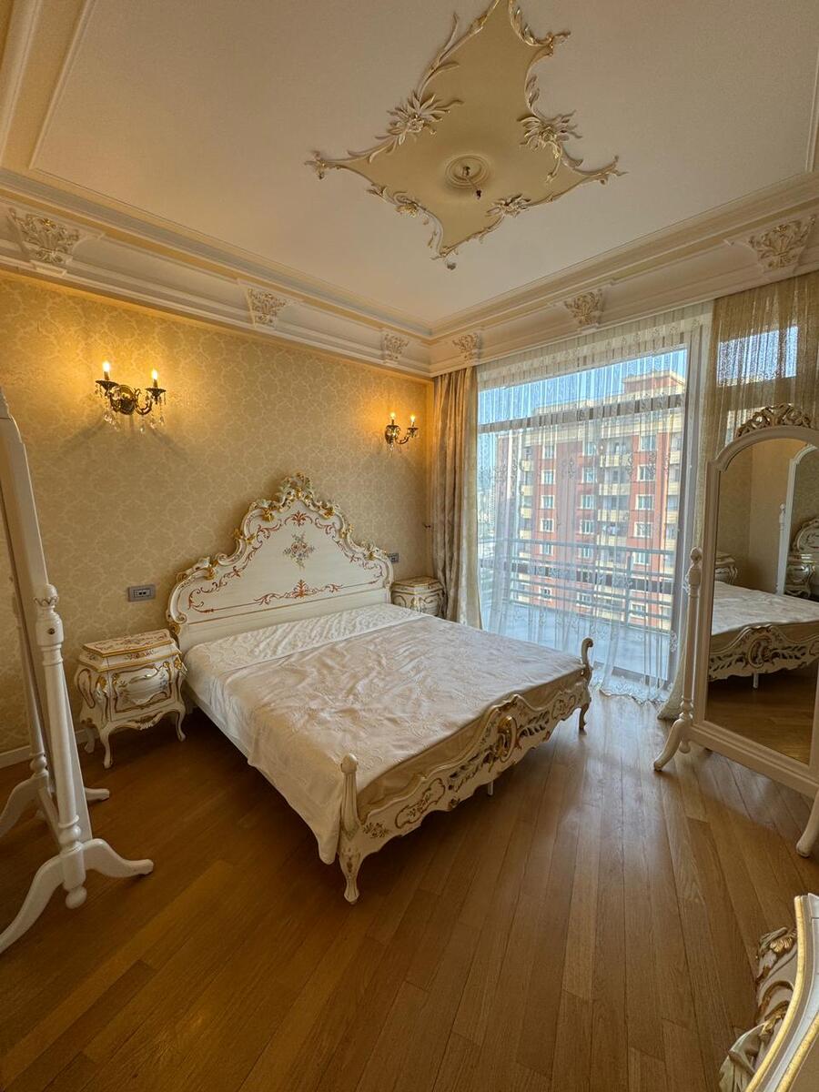 Satılır 4 otaqlı yeni tikili 220 m² — Mənzil, Bakı (10)