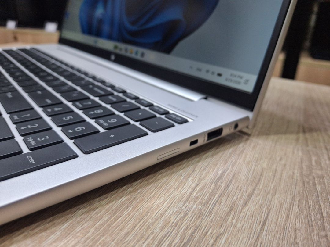 HP Elitebook 860 G10 16 Ekran i5 13 — Noutbuklar, Bakı (5)
