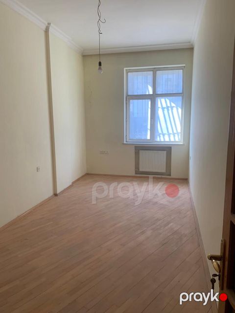 Satılır 3 otaqlı yeni tikili 120 m²