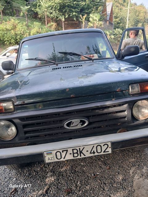 VAZ (Lada) 4x4 Niva: 1.7 l 2001 il 321257 km Universal — Astara