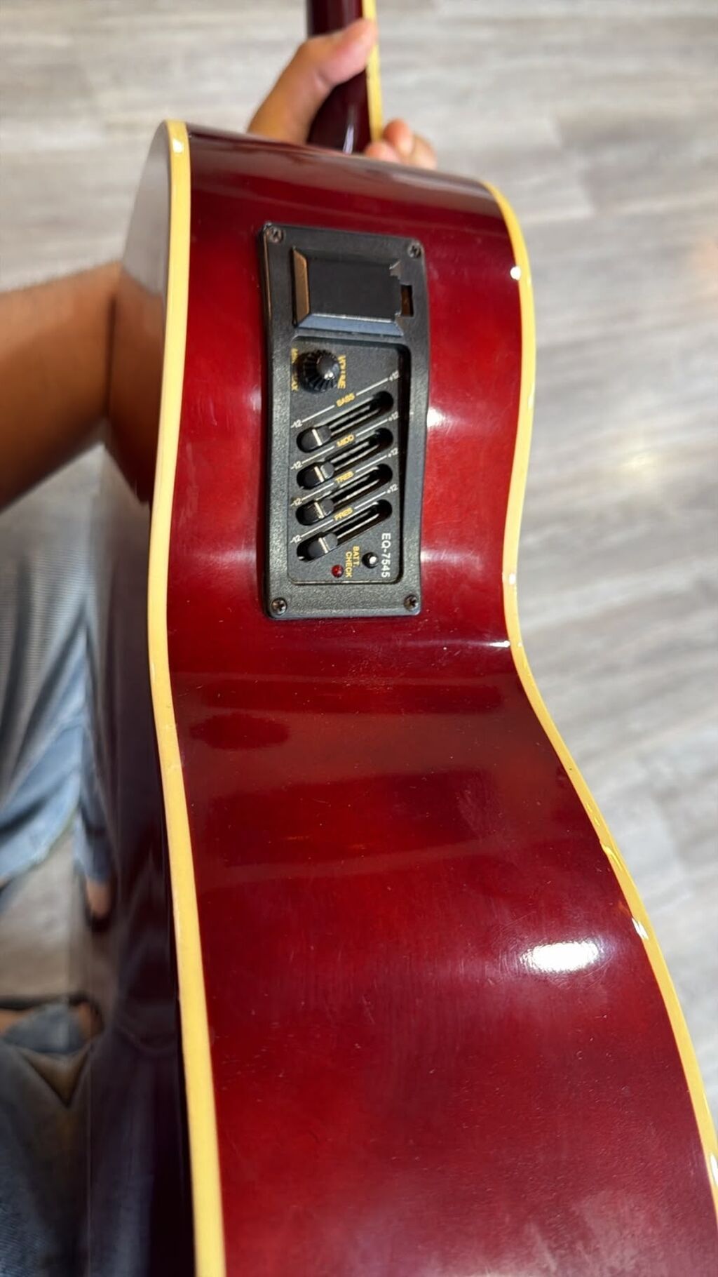 Akustik gitar – H.I.H brendi, qırmızı-sunburst rəngli, kəsikli — Gitarlar və digər simli alətlər, Sumqayıt (5)