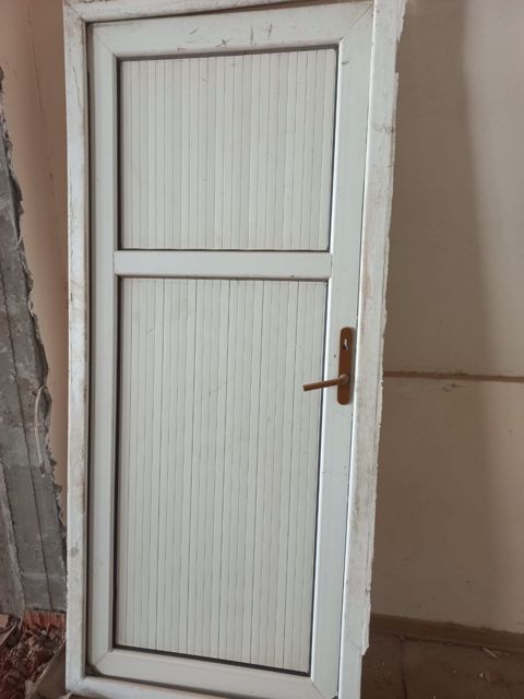 Plastik qapı — Bakı