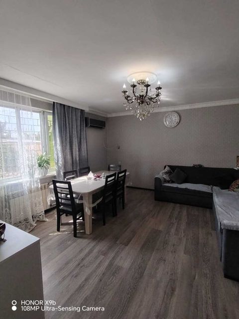 Satılır 2 otaqlı köhnə tikili 65 m² — Bakı