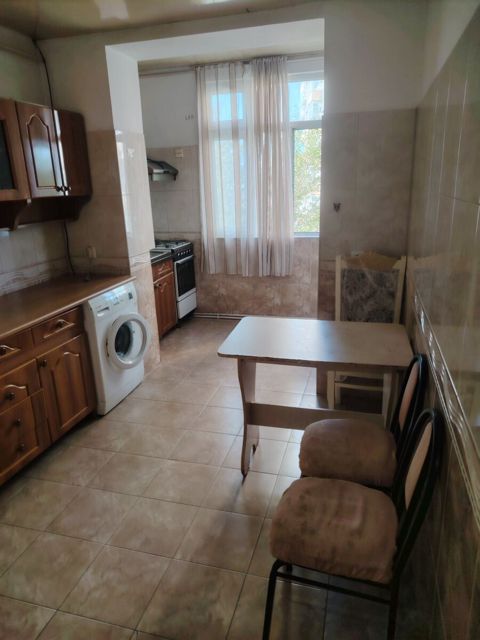 2-otaqlı mənzil kirayə verilir, Xalqlar Dostluğu m., 55 m² — Bakı