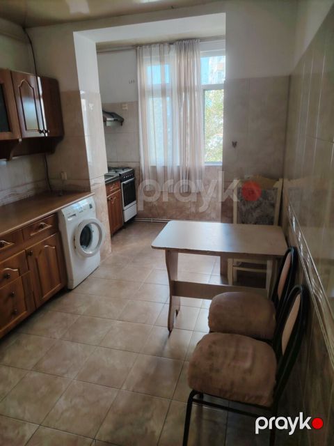 2-otaqlı mənzil kirayə verilir, Xalqlar Dostluğu m., 55 m²