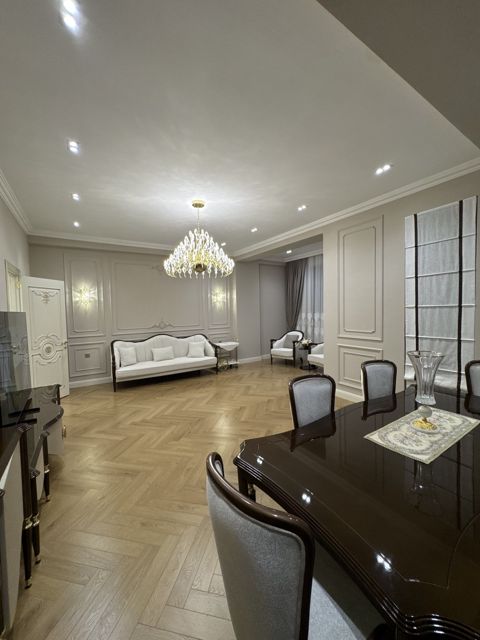 Satılır 3 otaqlı yeni tikili 150 m² — Bakı