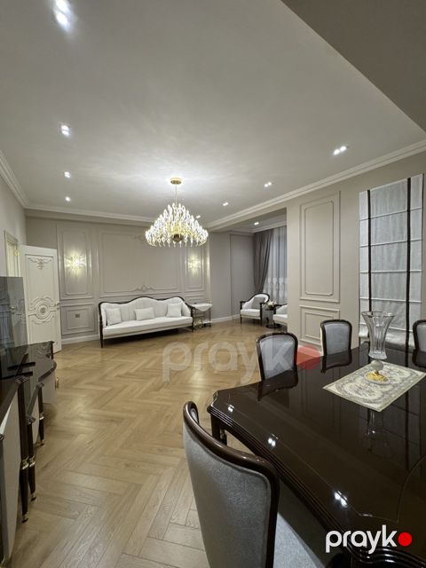 Satılır 3 otaqlı yeni tikili 150 m²