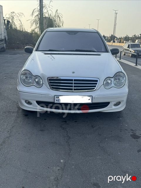 Mercedes C 230, 2.5 L, 2005 il, 264 000 km