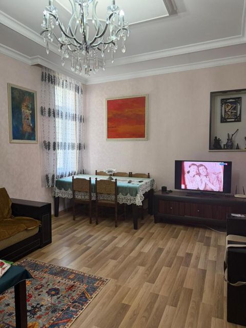 Satılır 3 otaqlı köhnə tikili 80 m² — Bakı