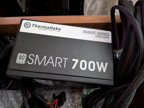 Qida bloku Thermaltake 700W — Bakı