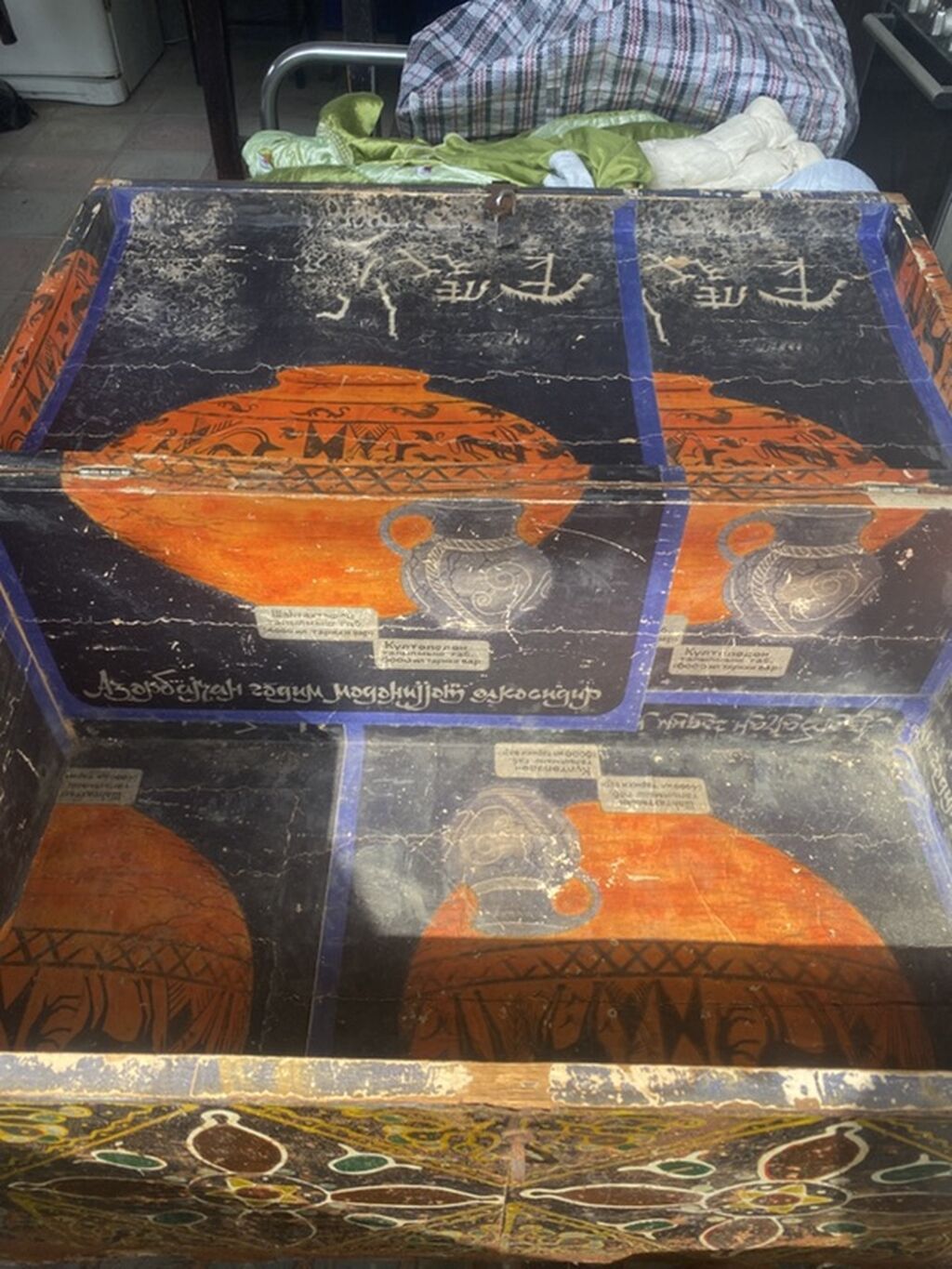 Əl işi boyalı taxta sandıq - Material: möhkəm taxta, əl işi oyma və — Pul qutusunun və şkatulyalar, Bakı (2)