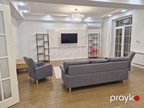İcarəyə verilir 4 otaqlı yeni tikili 220 m²