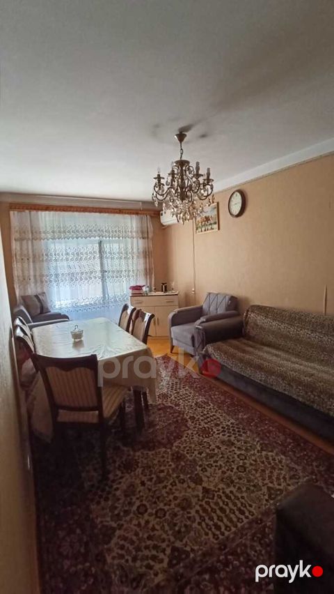 Satılır 4 otaqlı köhnə tikili 110 m²