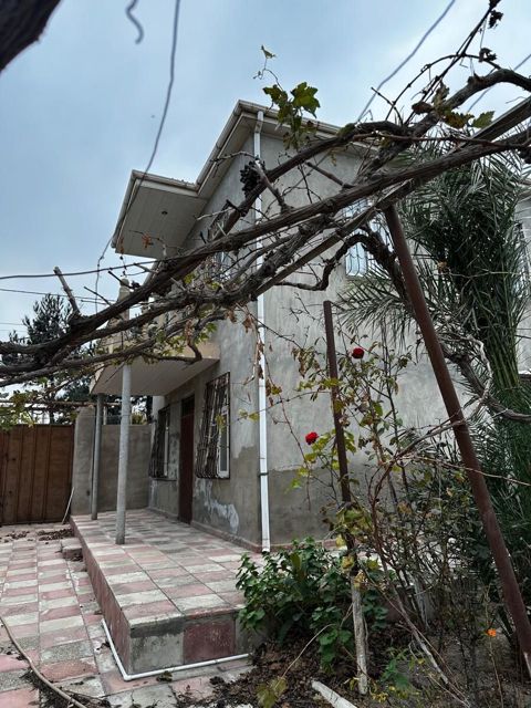 Satılır 4 otaqlı həyət evi/bağ evi 160 m² — Bakı