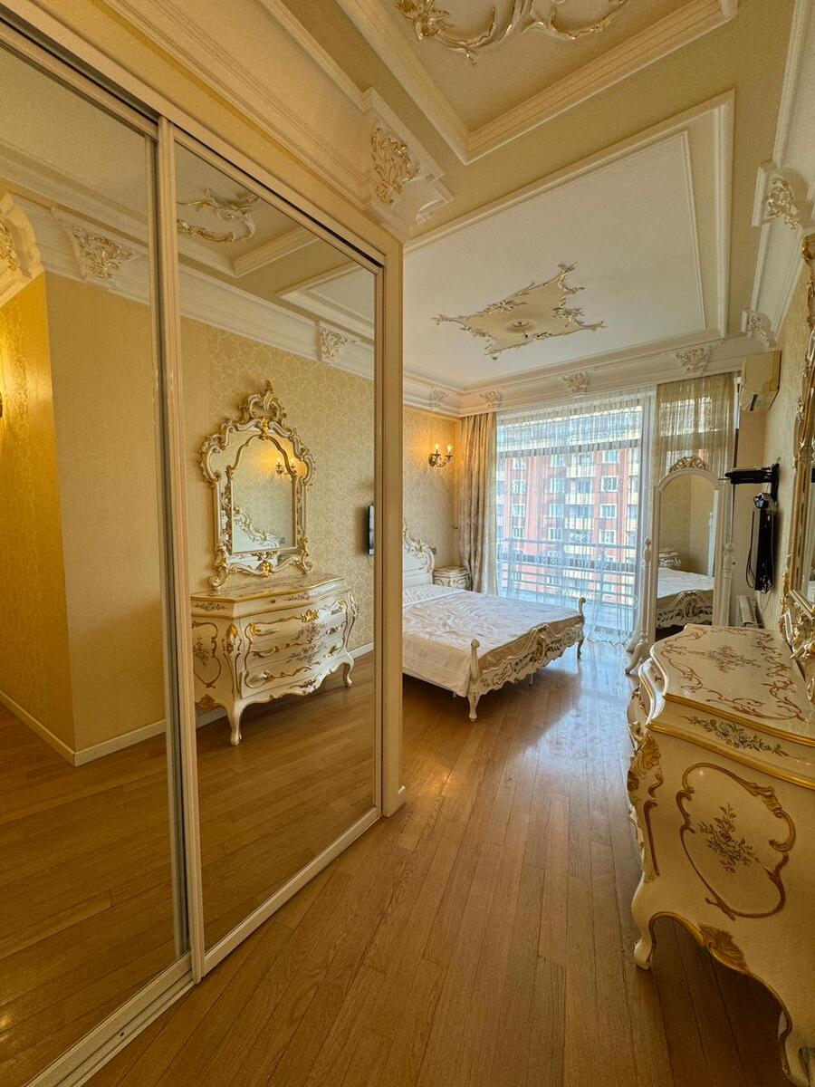 Satılır 4 otaqlı yeni tikili 220 m² — Mənzil, Bakı (8)