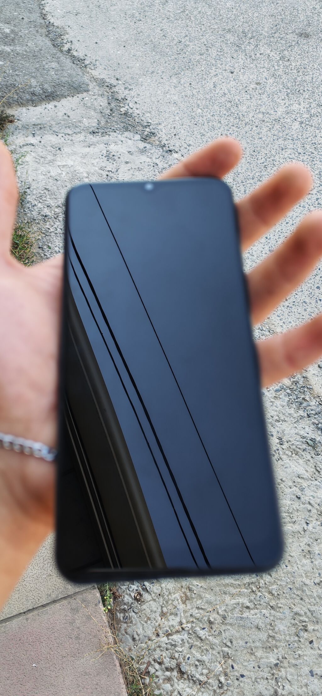 Smartfon – qara rəng, çoxkameralı arxa modul - Arxa panel: mat-qara — Digər smartfonlar, Bakı (2)