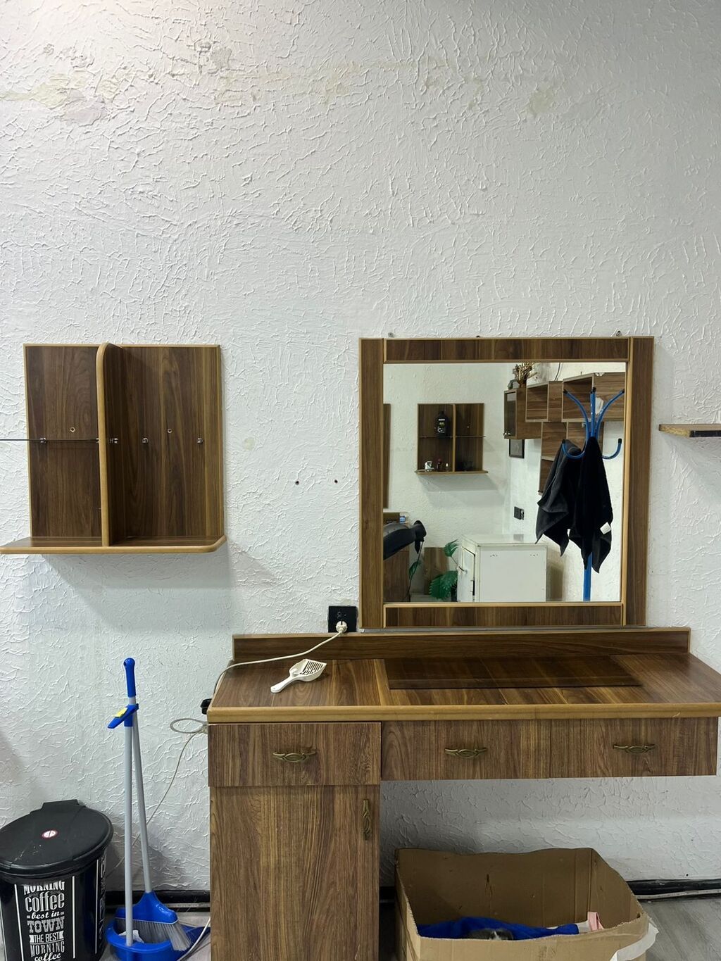 Salon ücün 4 dest mebel satilir. Uzunluq 1.40.En:40. Güzgü 90/90 Divar — Mebel, Bakı (4)