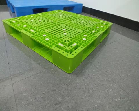 Plastik palet — Bakı