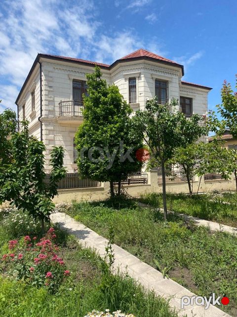 Satılır 7 otaqlı həyət evi/bağ evi 300 m²