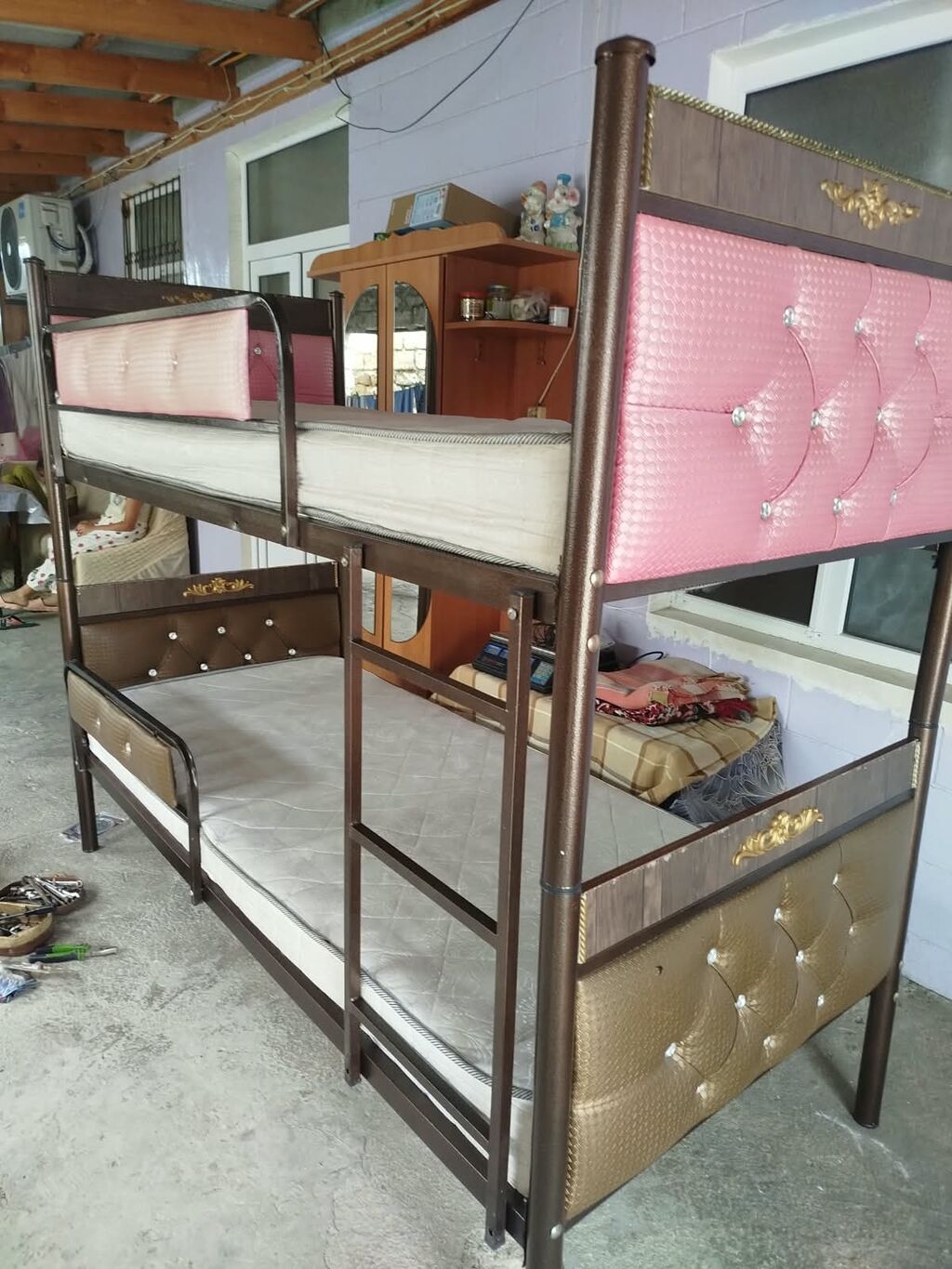 İkimərtəbəli dəmir çarpayı satılır. Model həm bunk bed kimi, həm də — Yataqlar, Bakı (3)