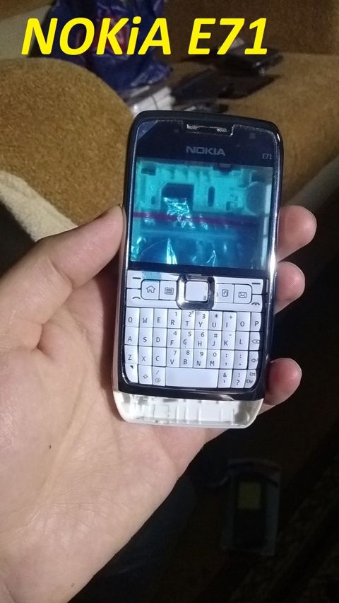 "Nokia E71" korpusu — Bakı