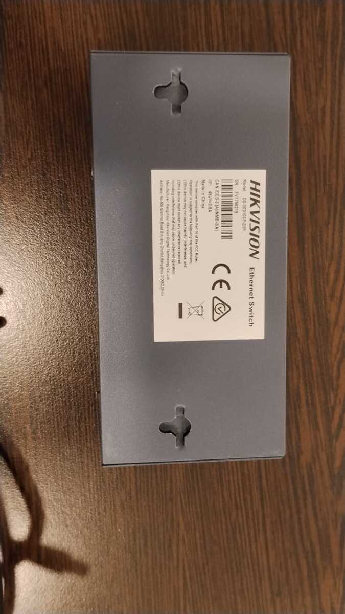 Hikvision DS-3E0106P-E/M 6-Port PoE Switch — Şəbəkə və server avadanlığı, Bakı (2)