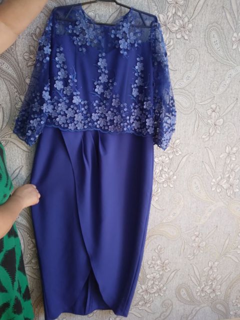 Bir defe geyinilib toya derzide tikilib 100 manata 48 razmerdir — Saray