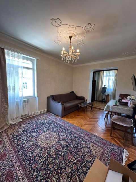 Satılır 1 otaqlı köhnə tikili 35 m² — Bakı